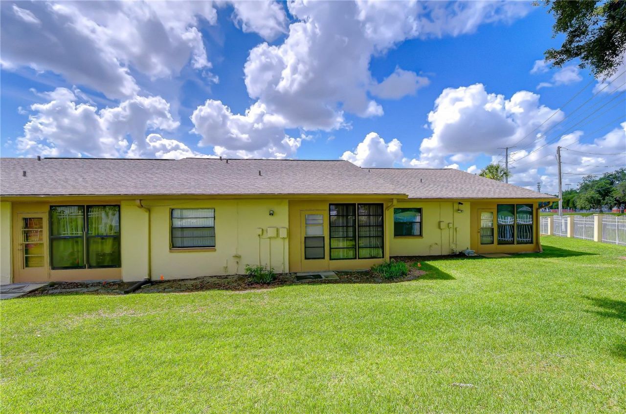 38235 Boxwood Drive , Unit 38235, Zephyrhills, FL 33542 Photo