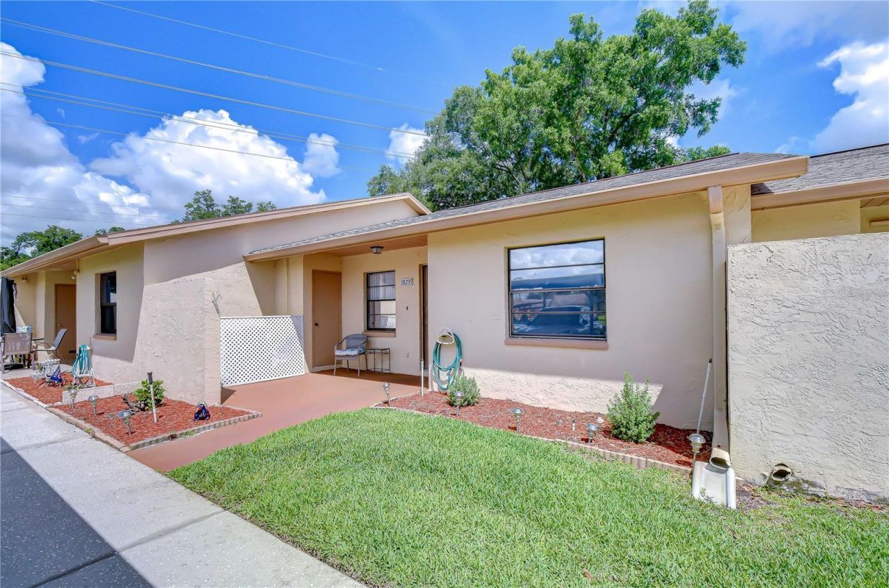 38235 Boxwood Drive , Unit 38235, Zephyrhills, FL 33542 Photo