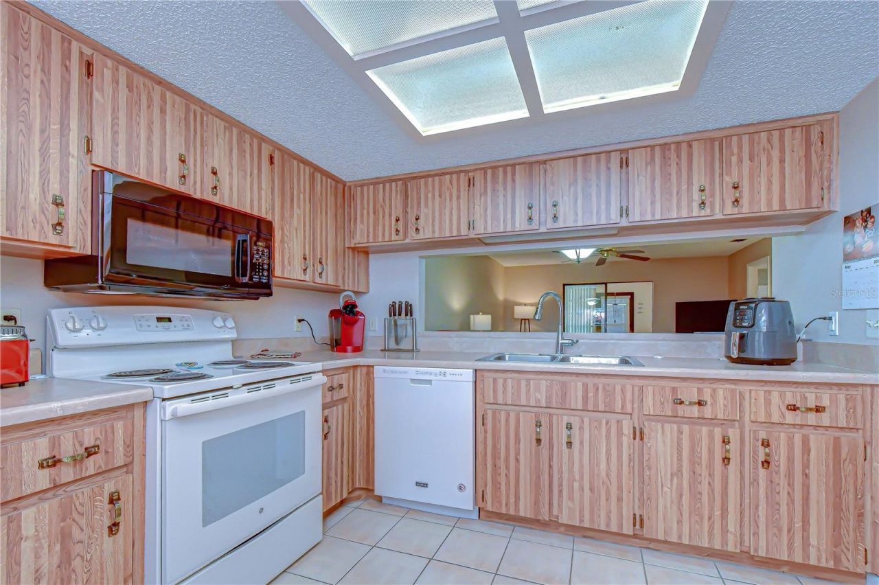 38235 Boxwood Drive , Unit 38235, Zephyrhills, FL 33542 Photo