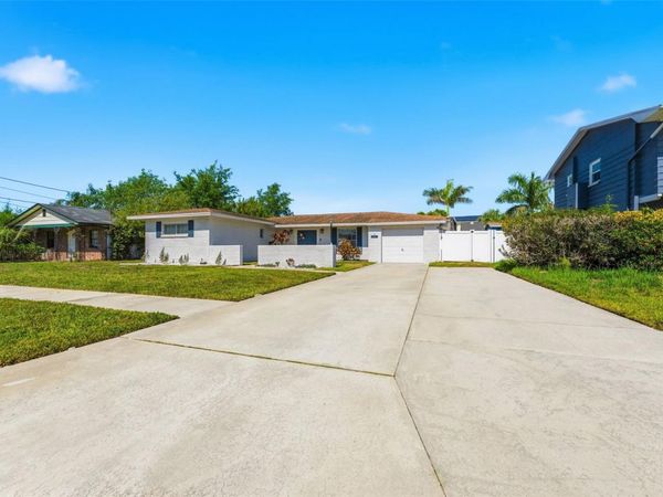 4810 ARROWWOOD DRIVE , TAMPA, FL 33615