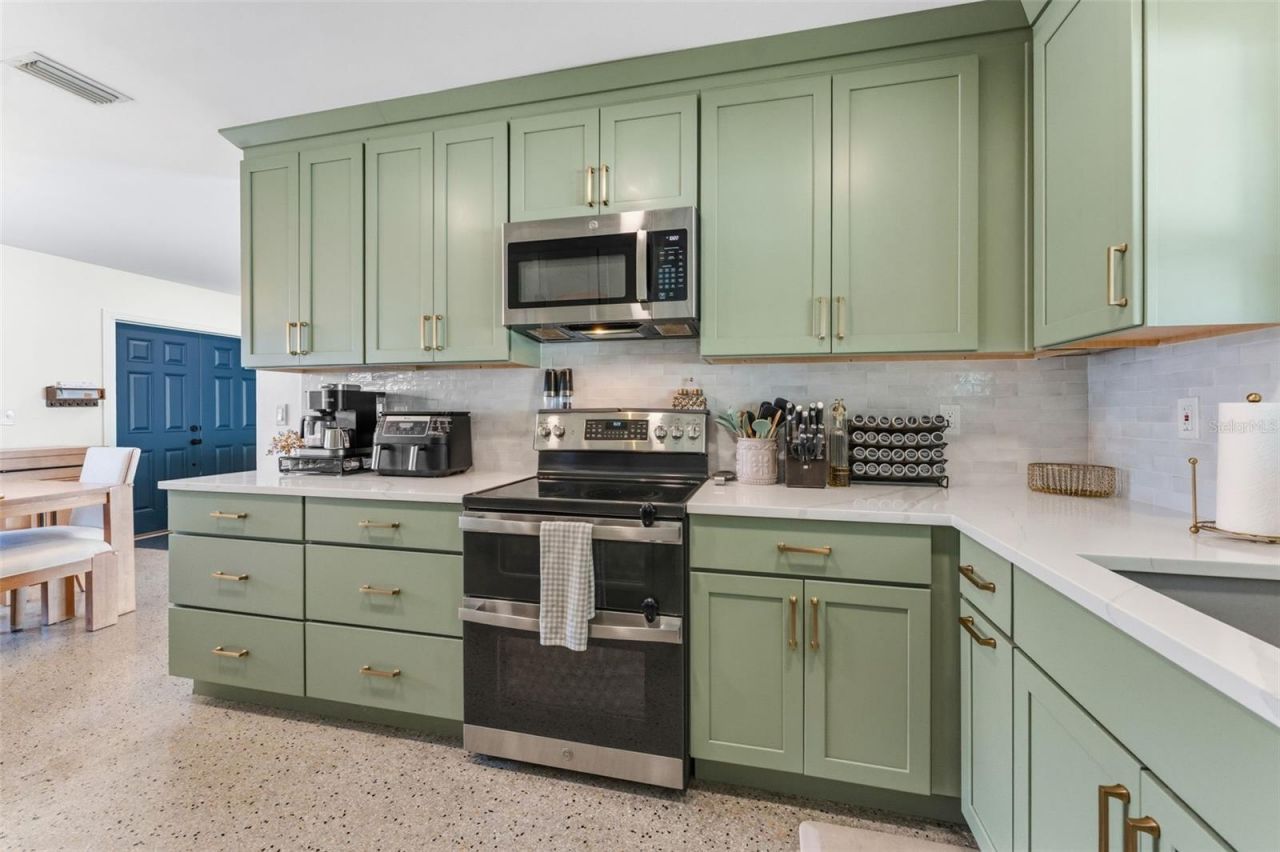 4810 Arrowwood Drive, Tampa, FL 33615 Photo