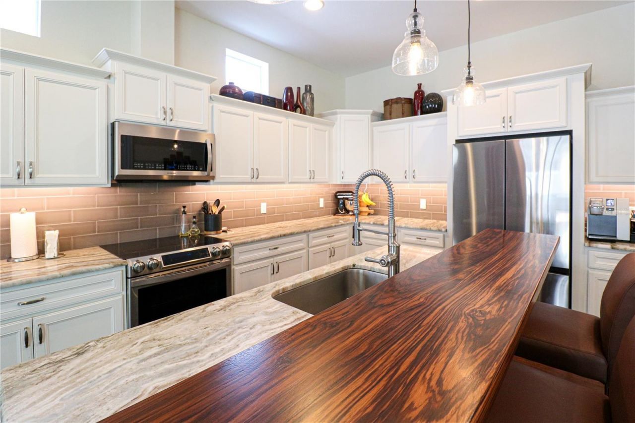 6308 S Clark Avenue , Tampa, FL 33616 Photo