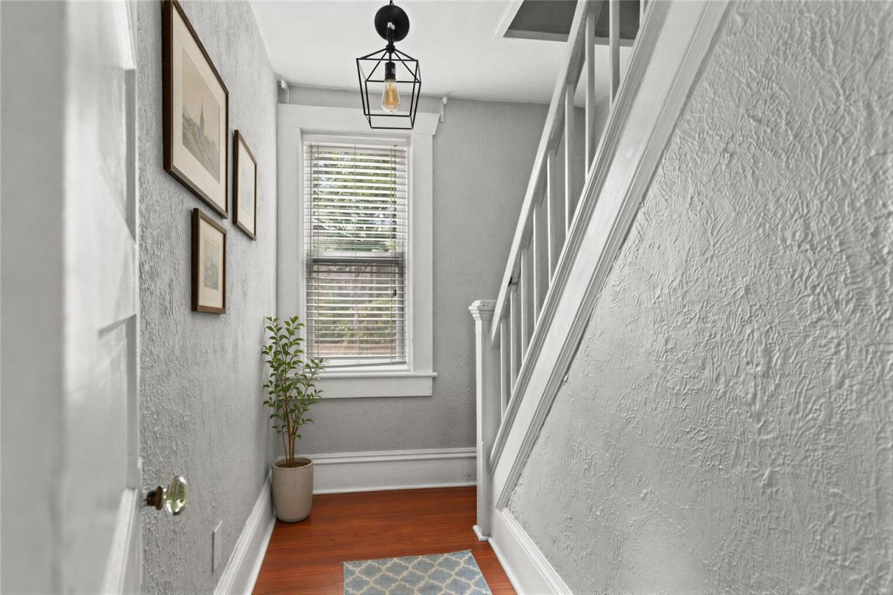 904 W Henry Avenue , Tampa, FL 33604 Photo
