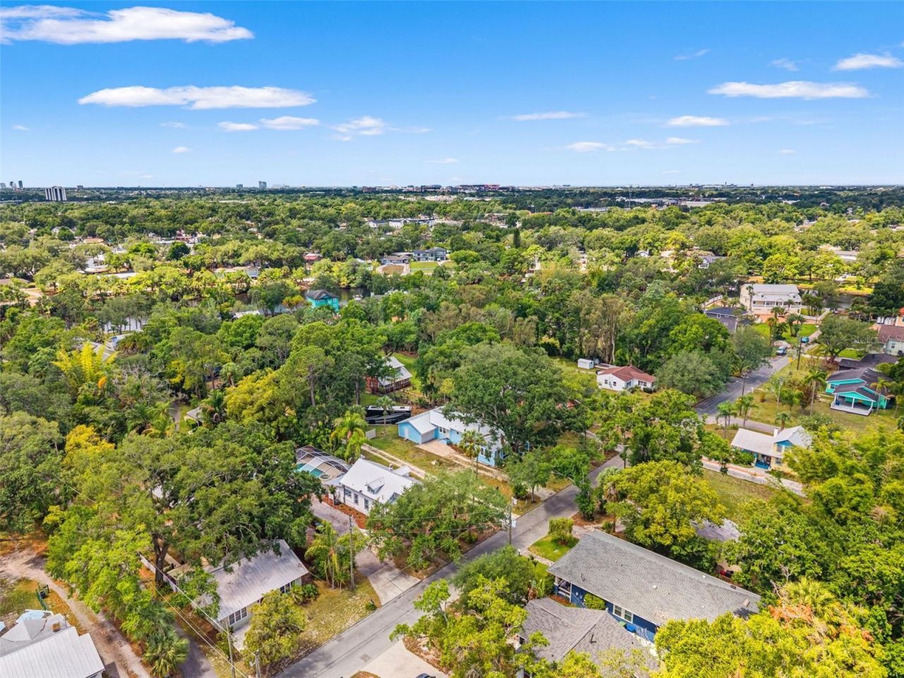 904 W Henry Avenue , Tampa, FL 33604 Photo