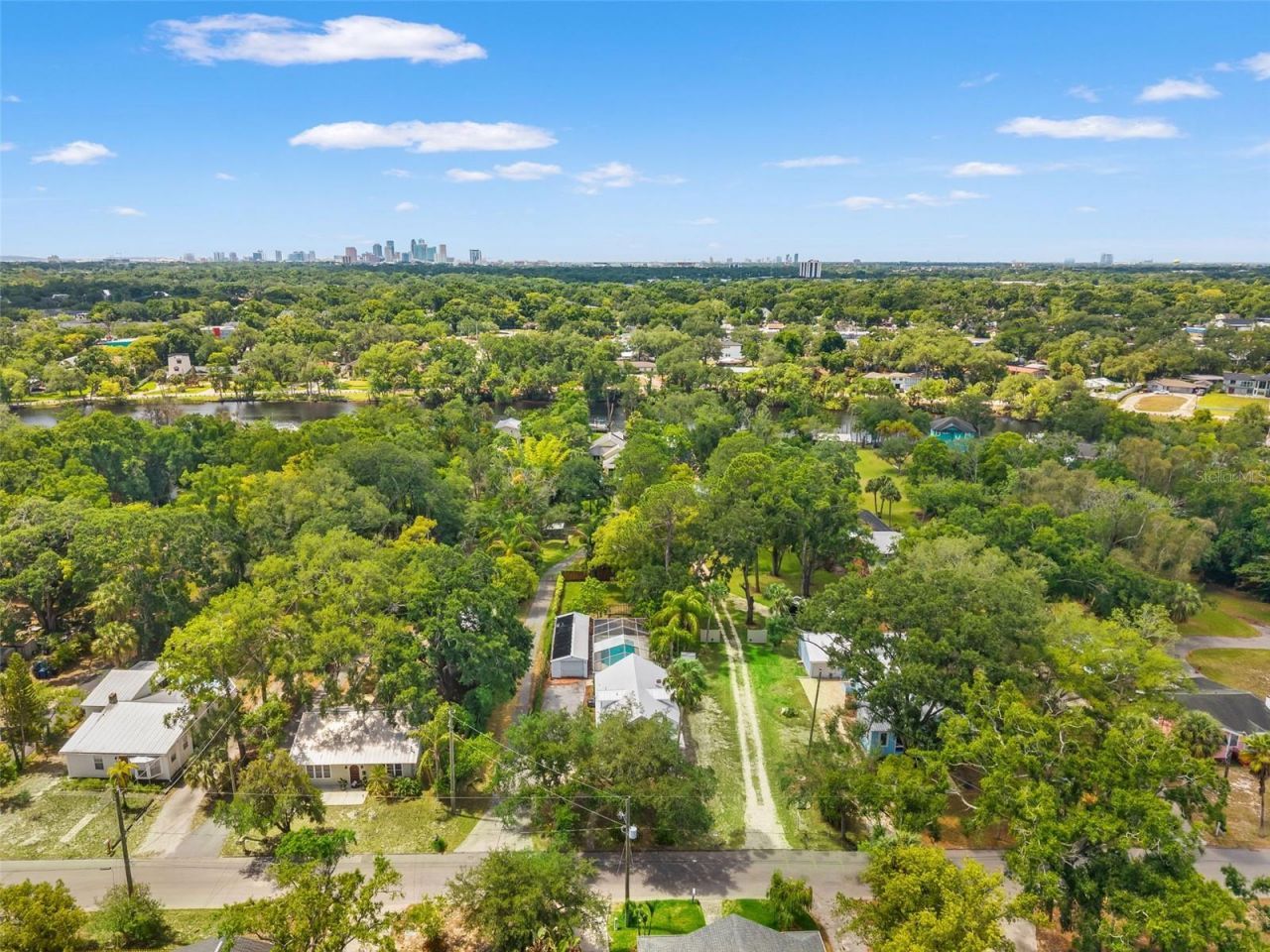 904 W Henry Avenue , Tampa, FL 33604 Photo