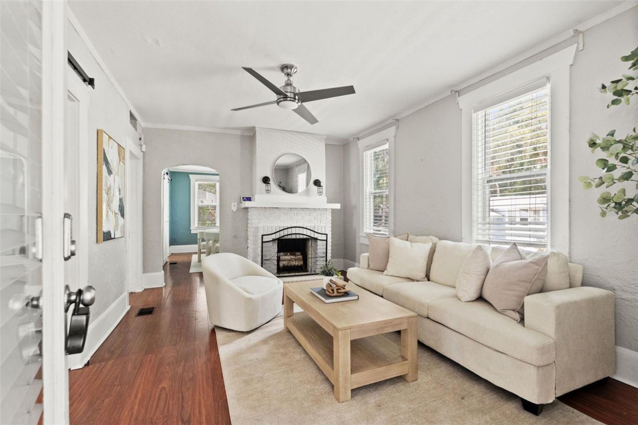 904 W Henry Avenue , Tampa, FL 33604 Photo