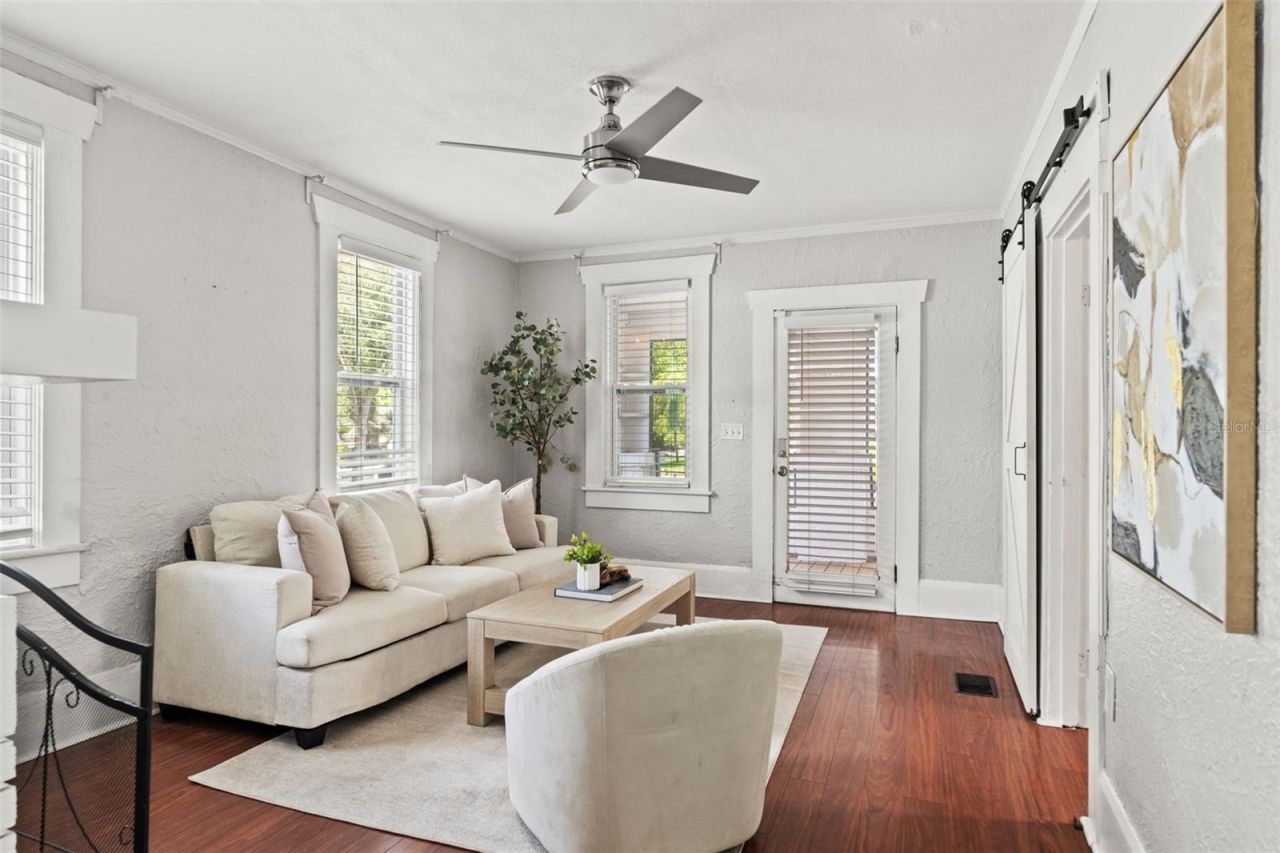 904 W Henry Avenue , Tampa, FL 33604 Photo