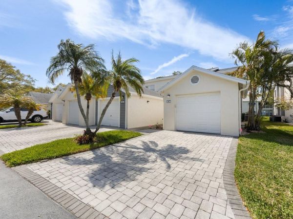 11600 SHIPWATCH DRIVE , Unit 1417, LARGO, FL 33774
