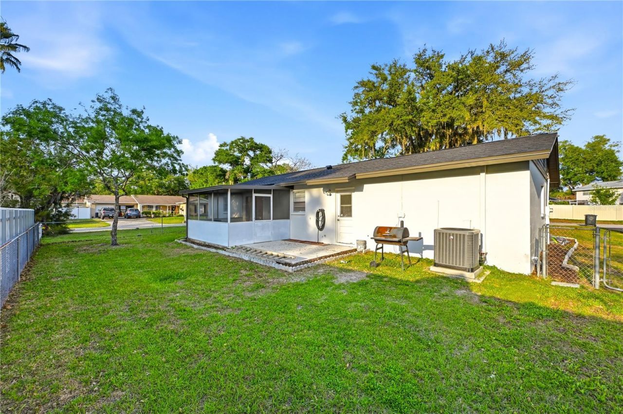 18320 Dolly Brook Lane , Lutz, FL 33549 Photo