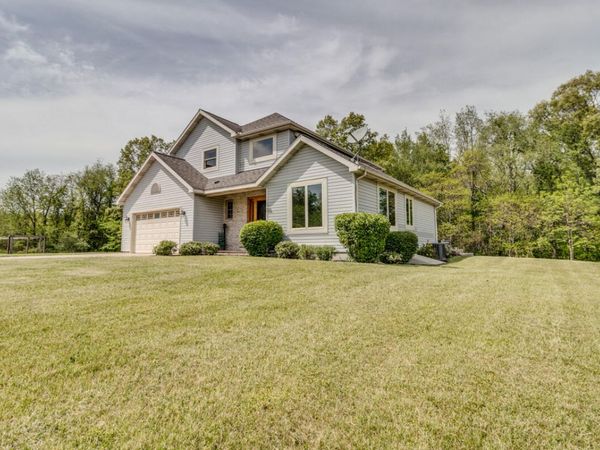 1875 E E Drive S, East Leroy, MI 49051