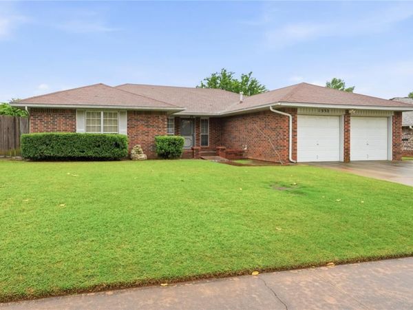 1332 NE 19th Place, Moore, OK 73160