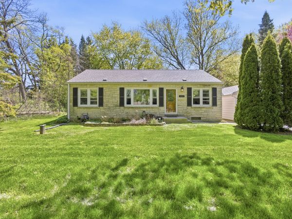 12215 W Mcshane Rd, Franklin, WI 53132