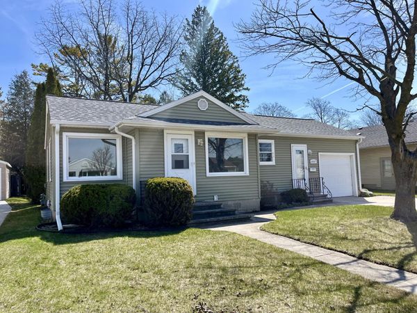 2607 Lincoln Ave, Two Rivers, WI 54241