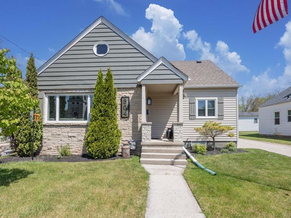 304 Fredonia Ave, Fredonia, WI 53021