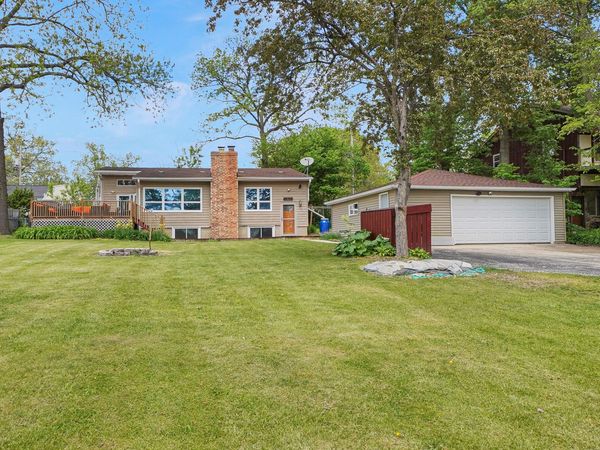 528 Wahl Ave, Mukwonago, WI 53149