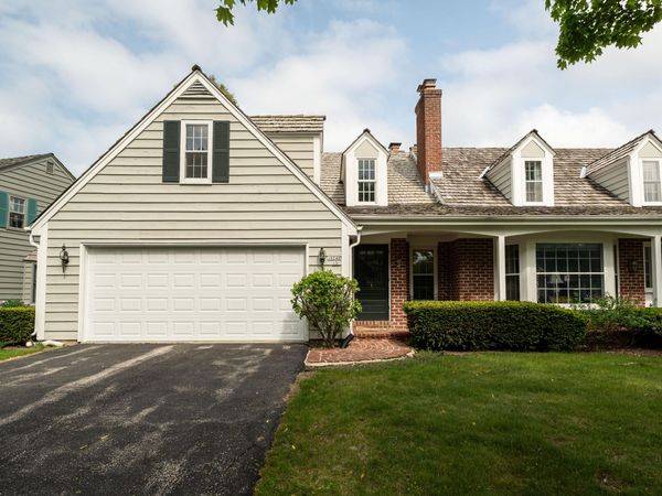 10240 N Westport Cir, Mequon, WI 53092