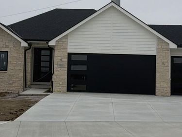 10021 S 180th Avenue Circle , Omaha, NE 68136