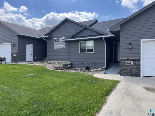 1209 N Archer Ave, Sioux Falls, SD 57103
