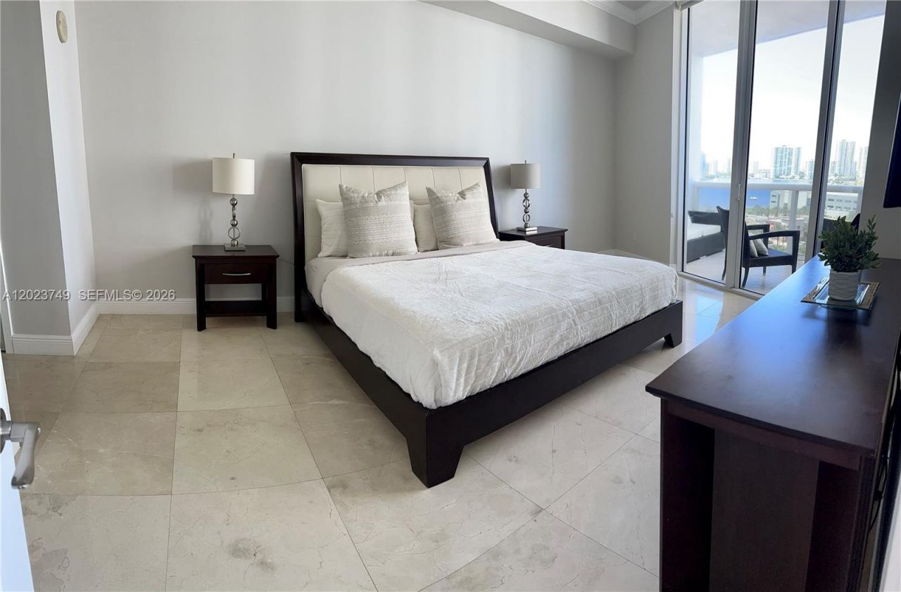 18101 Collins Ave, Unit 1108, Sunny Isles Beach, FL 33160 Photo