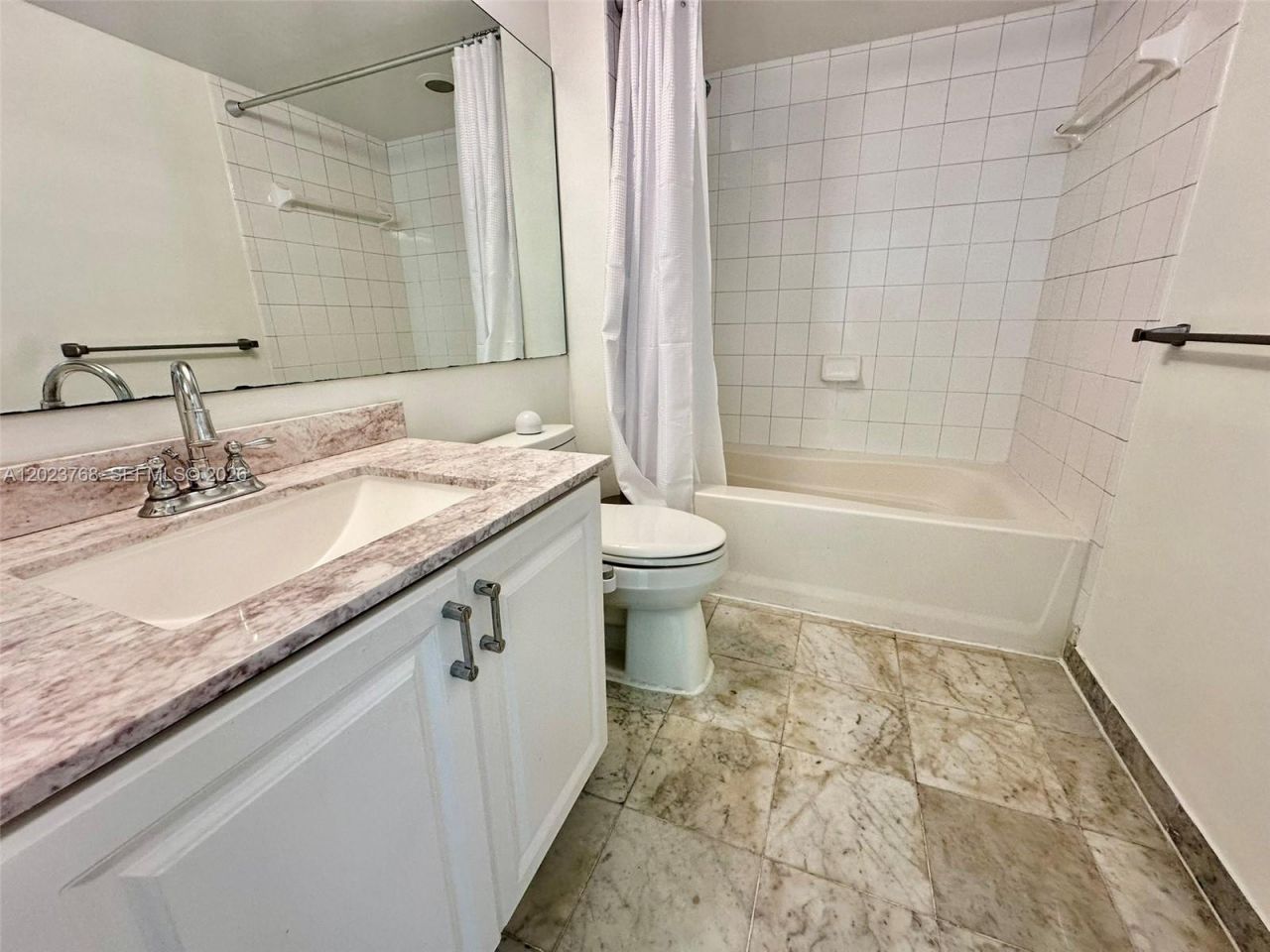 1155 Brickell Bay Dr , Unit 905, Miami, FL 33131 Photo