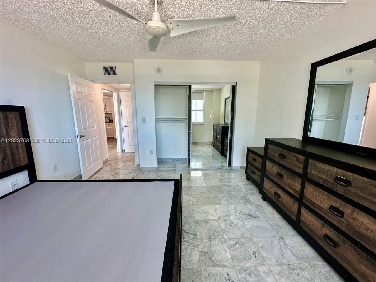 1155 Brickell Bay Dr , Unit 905, Miami, FL 33131 Photo
