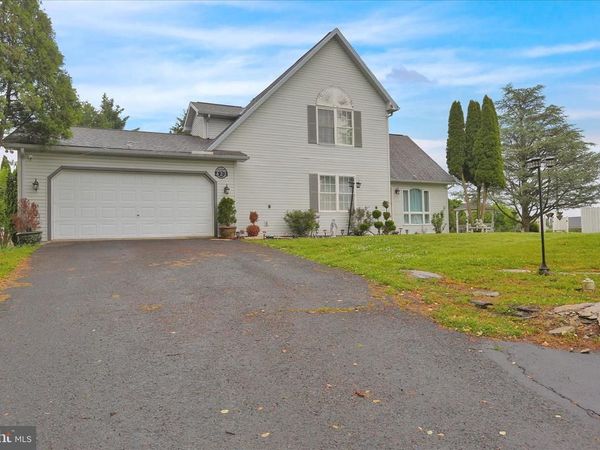 422 NOBLE STREET , KUTZTOWN, PA 19530