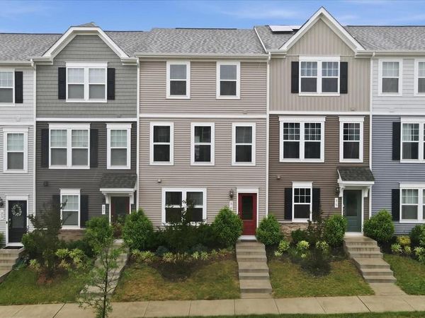 31 CAPITOL MEWS , RANSON, WV 25438