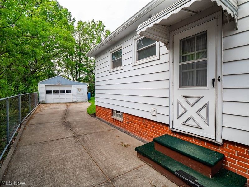 4711 Longwood Avenue, Parma, OH 44134 Photo 2