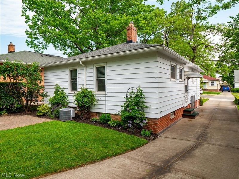 4711 Longwood Avenue, Parma, OH 44134 Photo 4