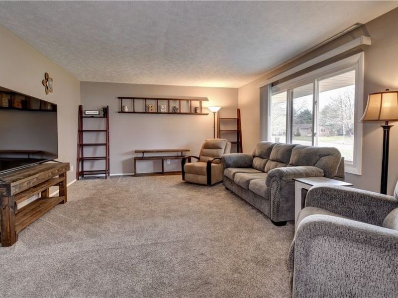 5686 Darletta Street SW, Navarre, OH 44662 Photo 4