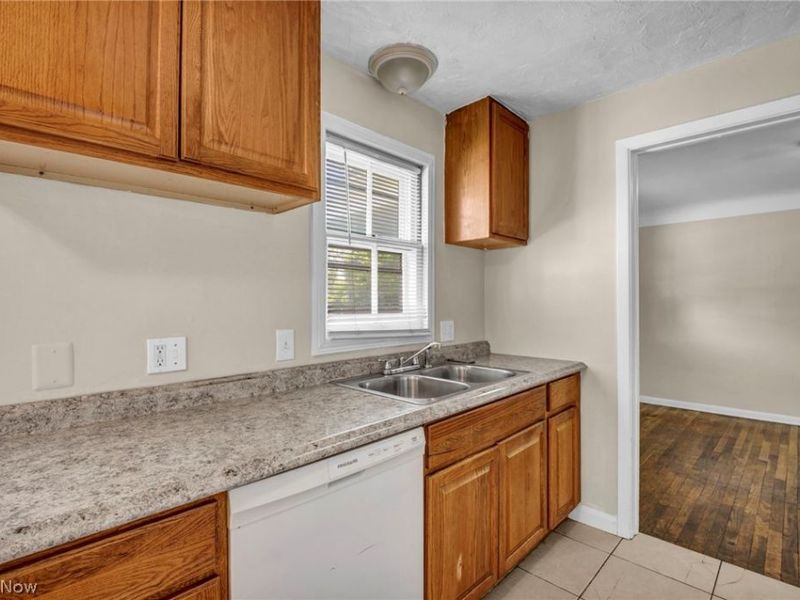 2313 N Taylor Road, Cleveland Heights, OH 44112 Photo 10