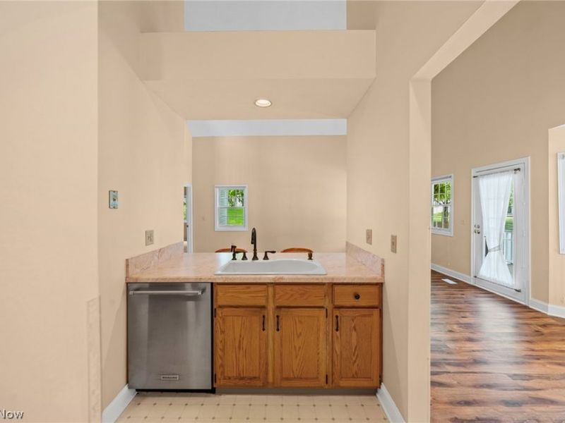 1235 Candlewick Lane, Unit 3-11, Broadview Heights, OH 44147 Photo 8