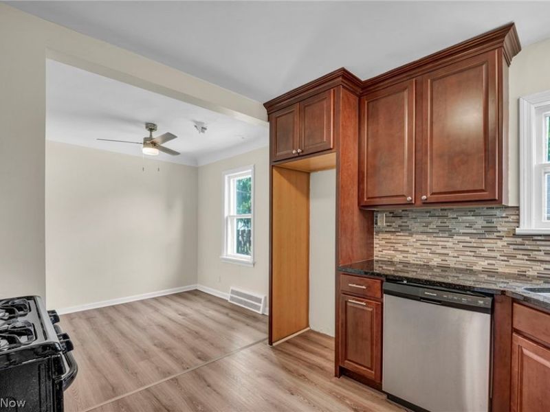 25671 Farringdon Avenue , Euclid, OH 44132 Photo 11