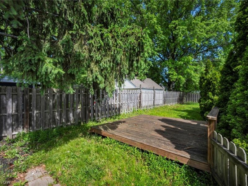 25671 Farringdon Avenue , Euclid, OH 44132 Photo 5