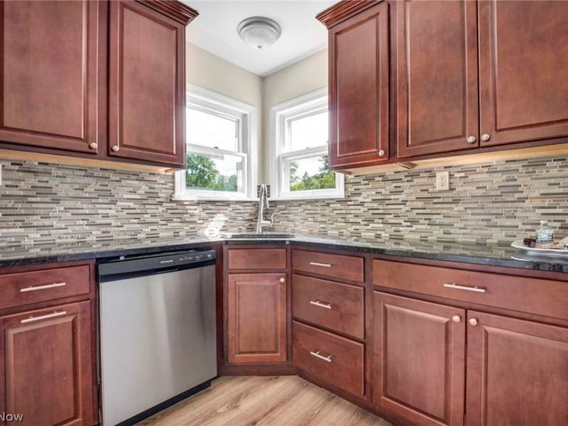 25671 Farringdon Avenue , Euclid, OH 44132 Photo 9