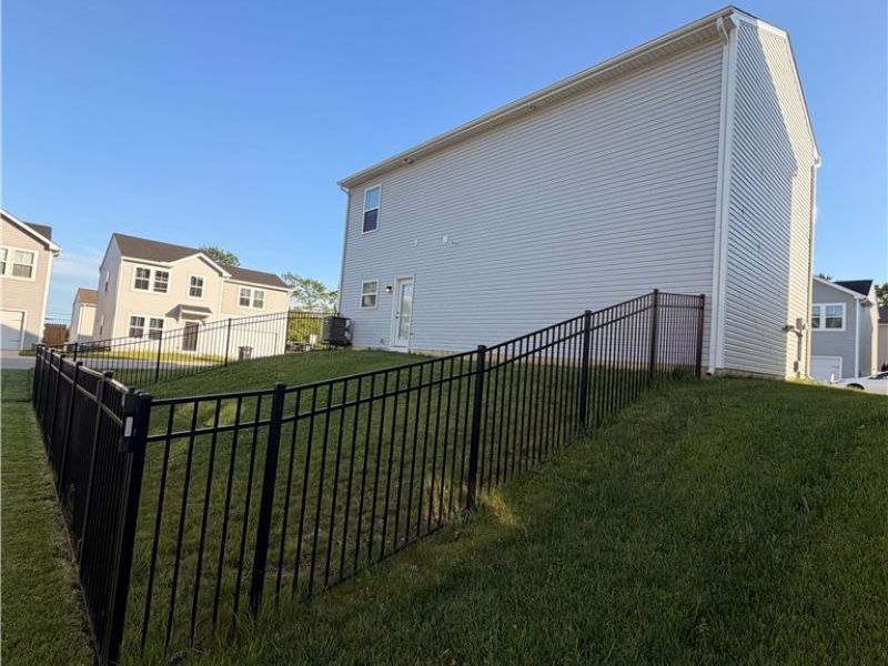 677 Crossings Lane , Akron, OH 44320 Photo 6