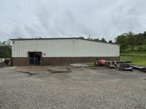 0 Skate Ln, Connellsville, PA 15425