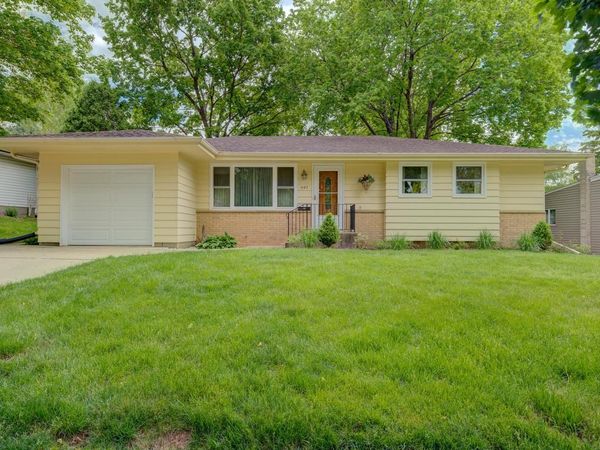 1127 American AVENUE, Waukesha, WI 53188