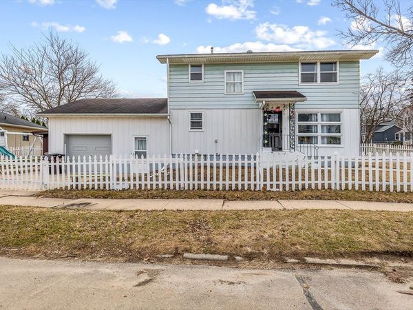 317 N GROVE Avenue, FREEPORT, IL 61032
