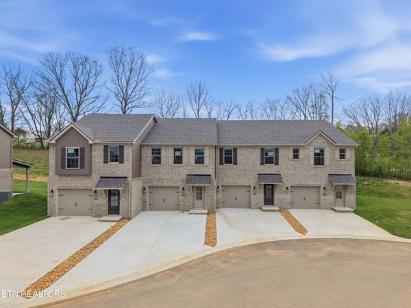 8982 Keenberg Lane, Knoxville, TN 37931