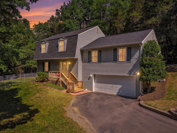 44 Shady LN, Troutville, VA 24175