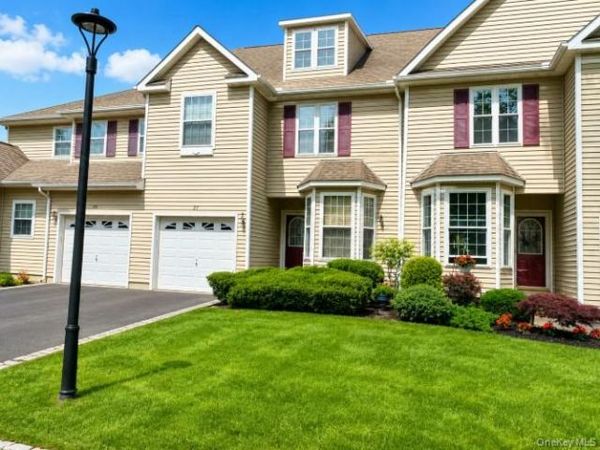 27 Snowdance Lane, Nesconset, NY 11767
