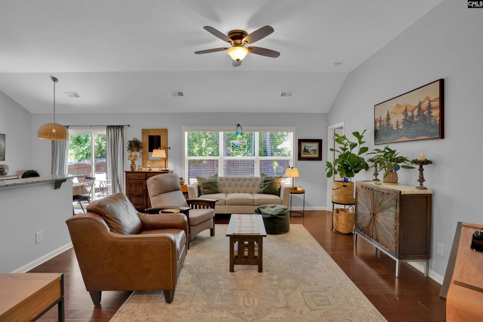 470 Finch Lane  Photo 6