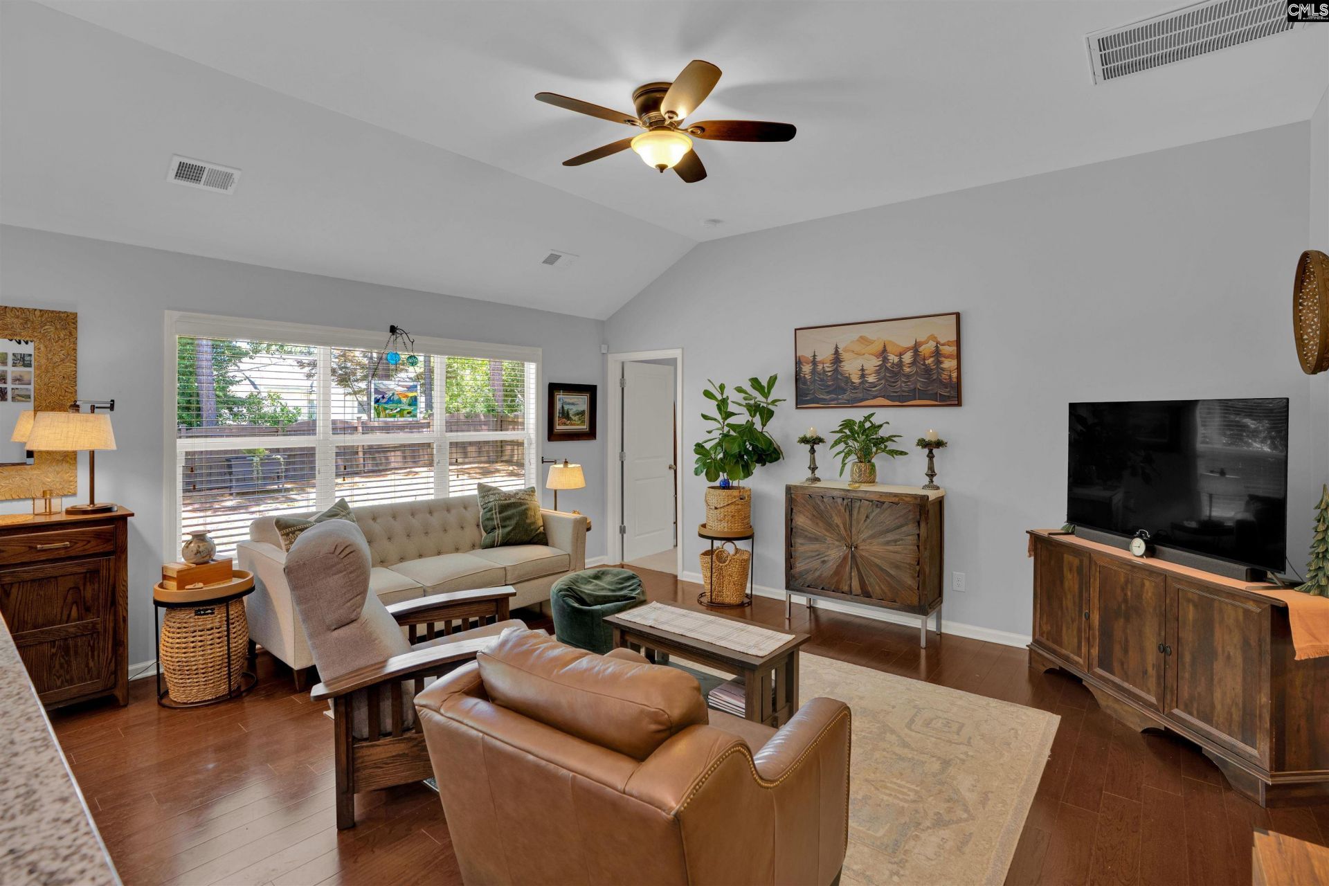 470 Finch Lane  Photo 9
