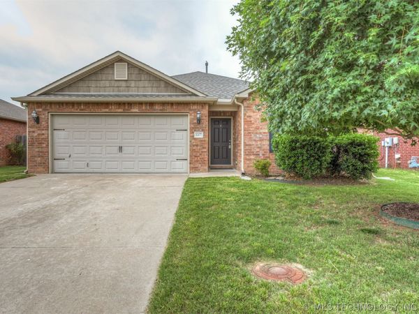 12677 S 88th East Avenue , Bixby, OK 74008