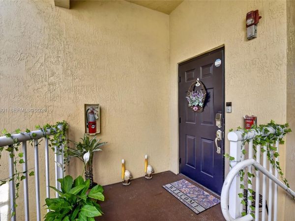 120 Jacaranda Country Club Dr , Unit 205, Plantation, FL 33324