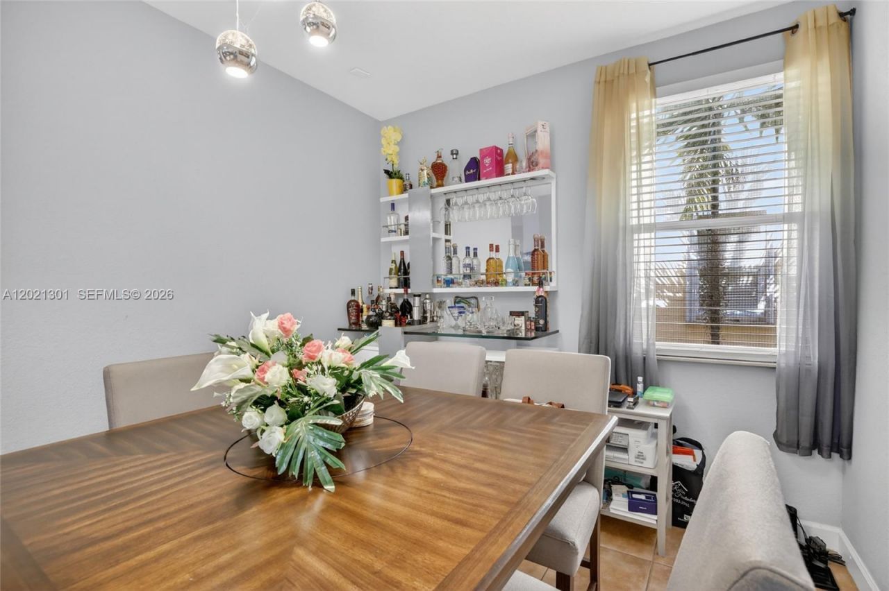 120 Jacaranda Country Club Dr , Unit 205, Plantation, FL 33324 Photo