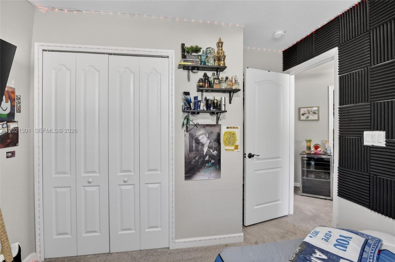120 Jacaranda Country Club Dr , Unit 205, Plantation, FL 33324 Photo