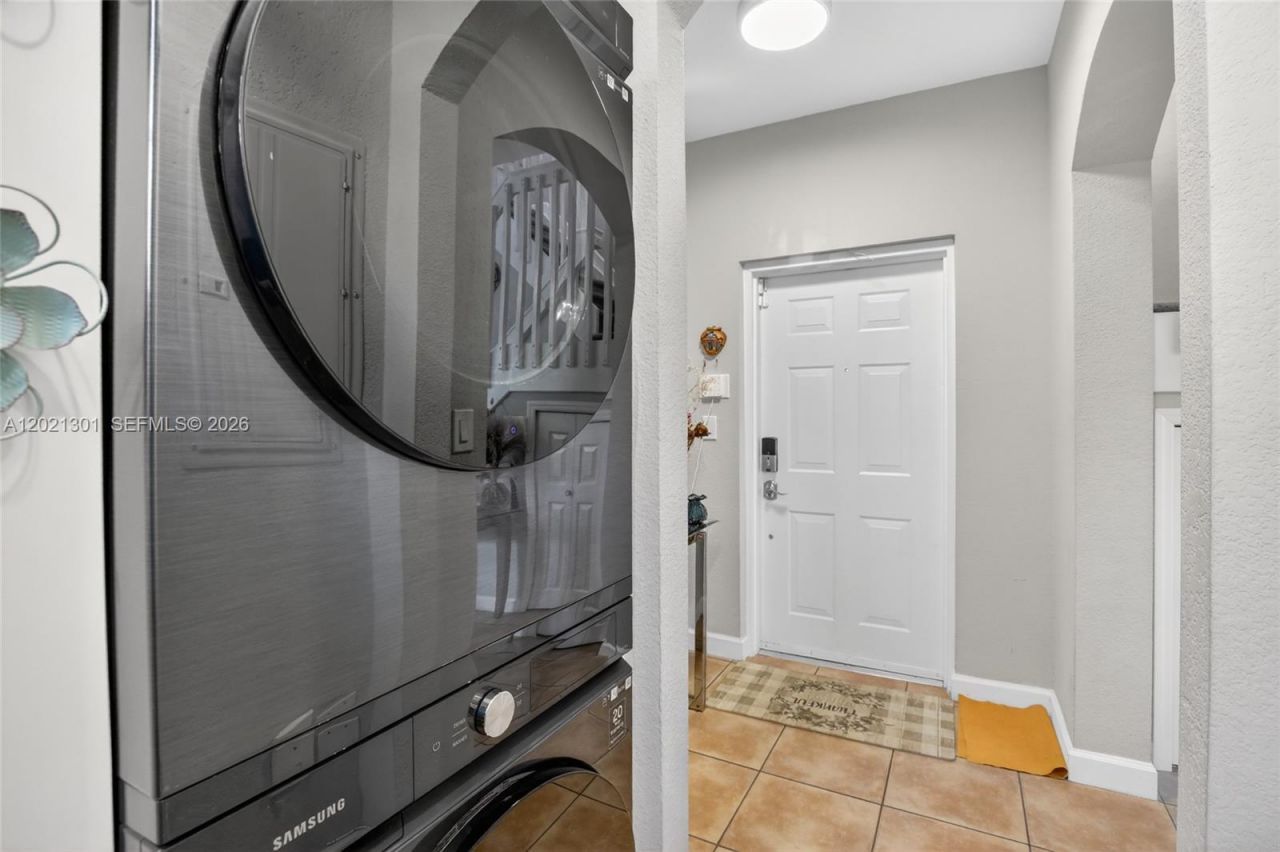 120 Jacaranda Country Club Dr , Unit 205, Plantation, FL 33324 Photo