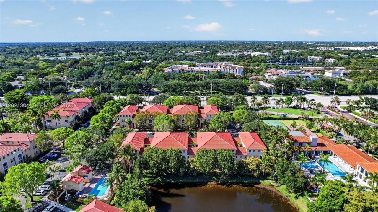 120 Jacaranda Country Club Dr , Unit 205, Plantation, FL 33324 Photo